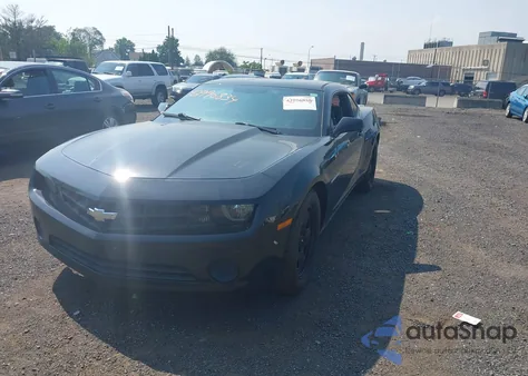2013 Chevrolet Camaro 1Ls from USA, damaged, VIN 2G1FE1E32D9119743